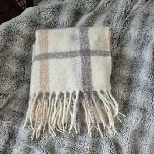 Plaid Fringe Scarf NWOT (#383)